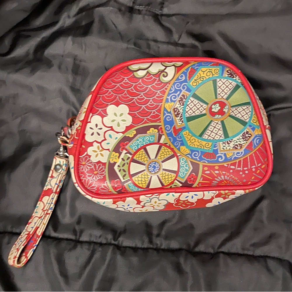 ☘️ Nick & Nora Y2K Clutch Cosmetic Case Wristlet with Key Loop